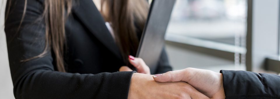 Криминальный адвокат формирует стратегию защиты на основе фактических данных дела